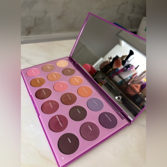 *NEW* MORPHE 18F ‘Talking Dirty to Me’ Artistry Eyeshadow Palette - Picture 10 of 11